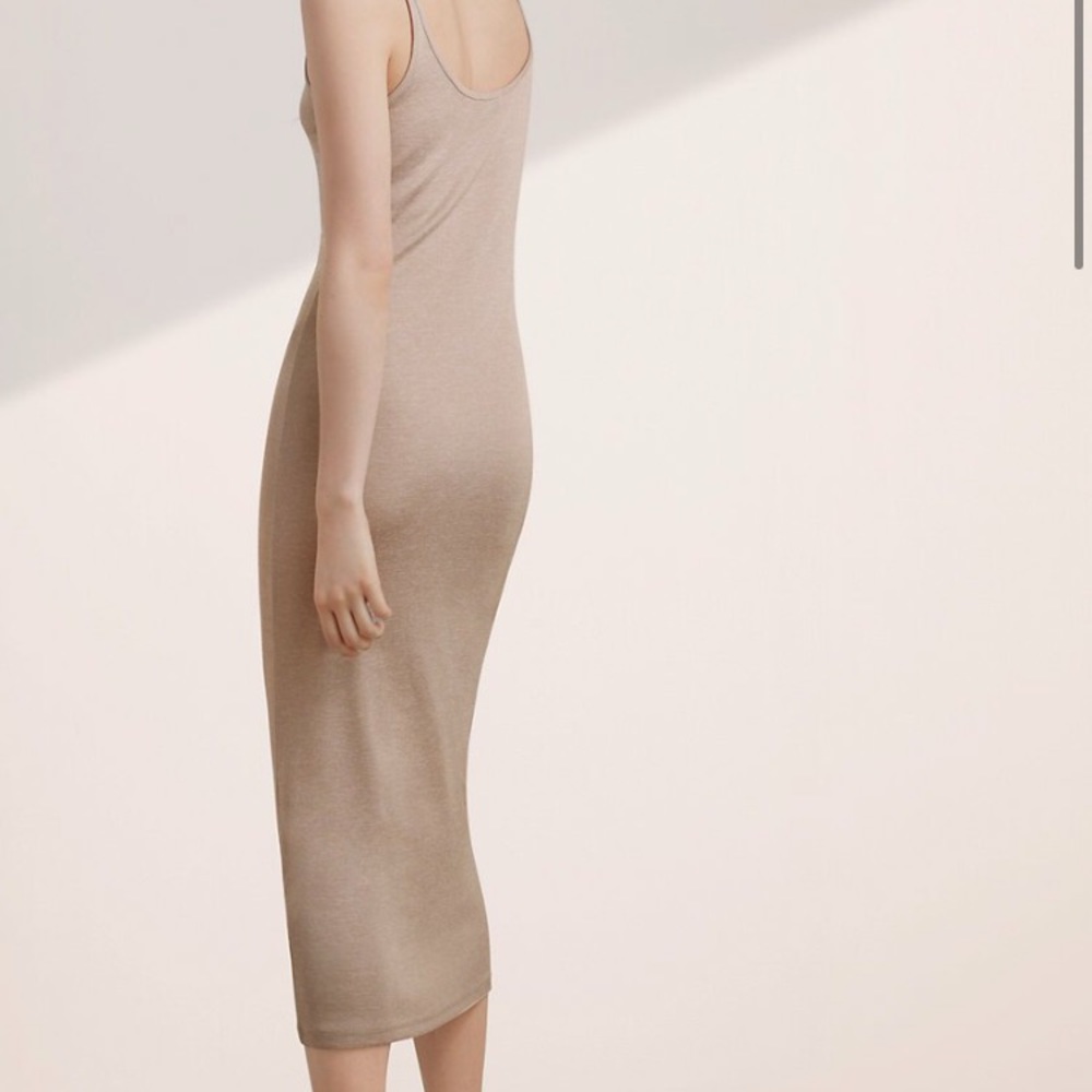 SOLD 💌NWOT Babaton Aritzia Freddie Dress Taupe XS - Picture 2 of 7